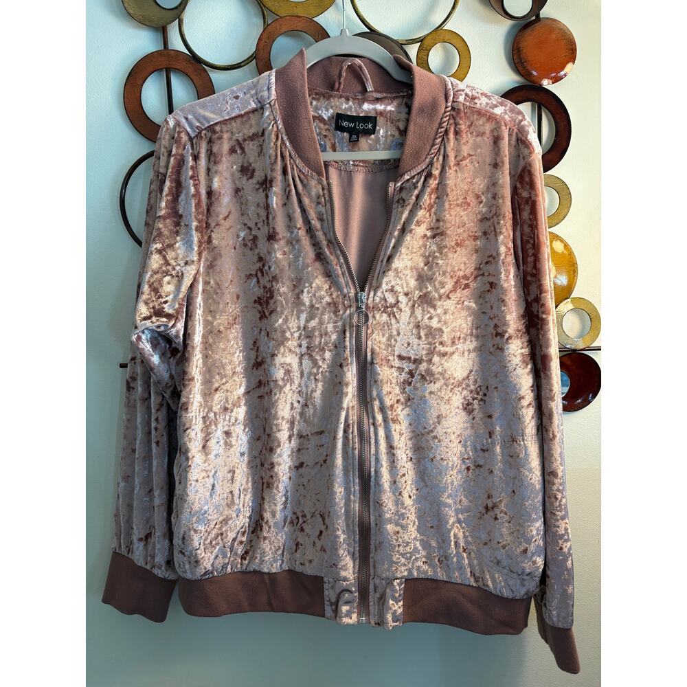 A New Look brand of a 2x rose gold velvet lightweight jacket (fits like 1x)